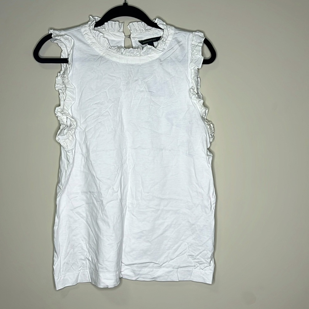 BANANA REPUBLIC SLEEVELESS BLOUSE